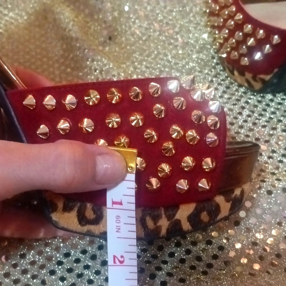 Guess~Stunning Platform Stilettos🔥 - Picture 7 of 8